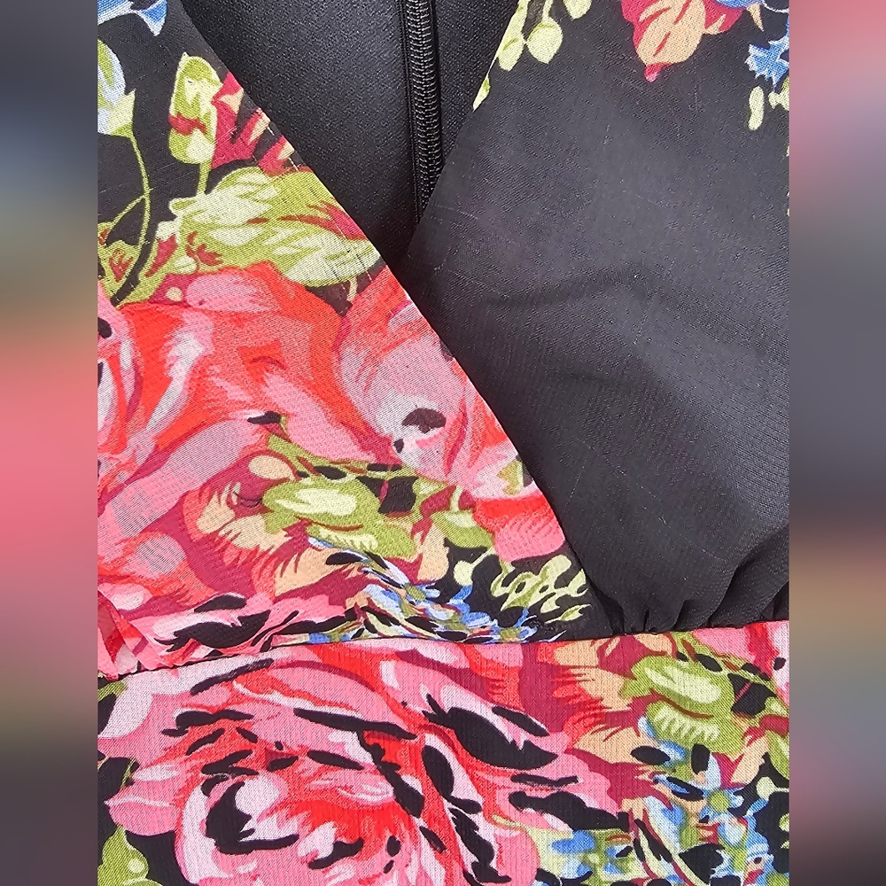 Floral Black Dress with Red and Pink Roses Size 10 - Picture 11 of 11